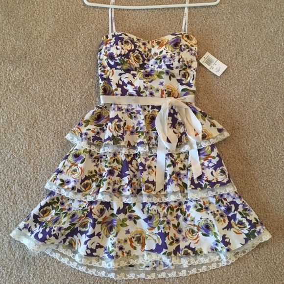NWT Floral Sweetheart Strapless Dress - Picture 1 of 4